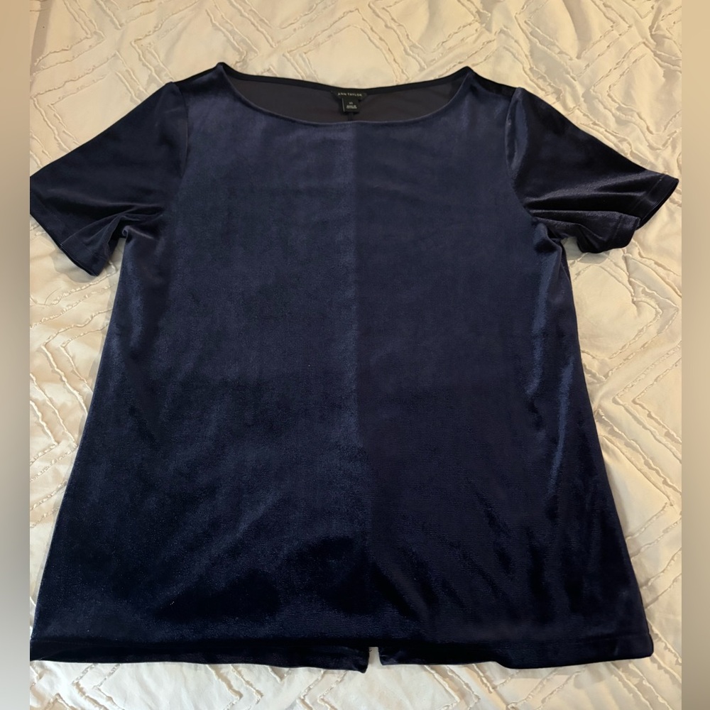 Ann Taylor Navy Velvet Short Sleeve Blouse size XS